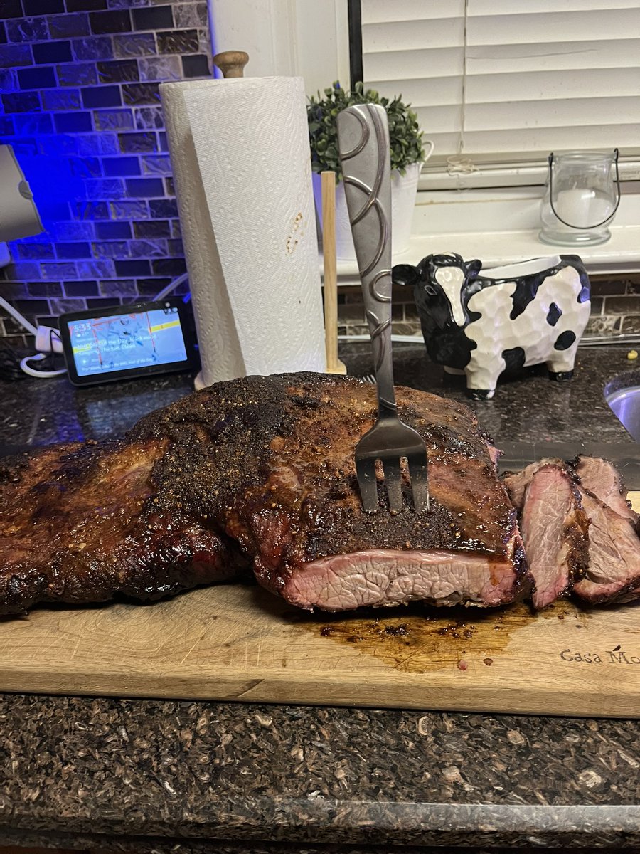CastRedhead's tweet image. Brisket and Mac &amp;amp; Cheese on the smoker for dinner tonight! Brisket rubbed in #ThereinLiesTheRub #BlueberryRub and some #ChocolateChipotleRub from @FarOutFoodz