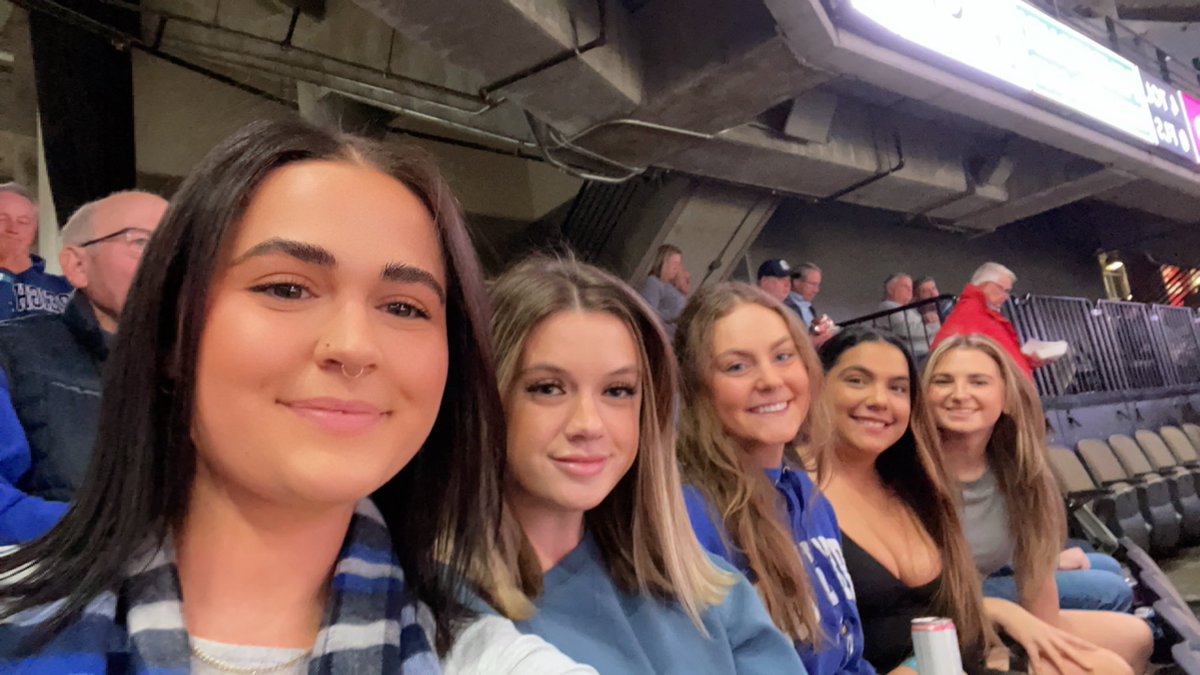 murphy3_'s tweet photo. So much fun woo hoo! #gojays https://t.co/YnQj8o81i1