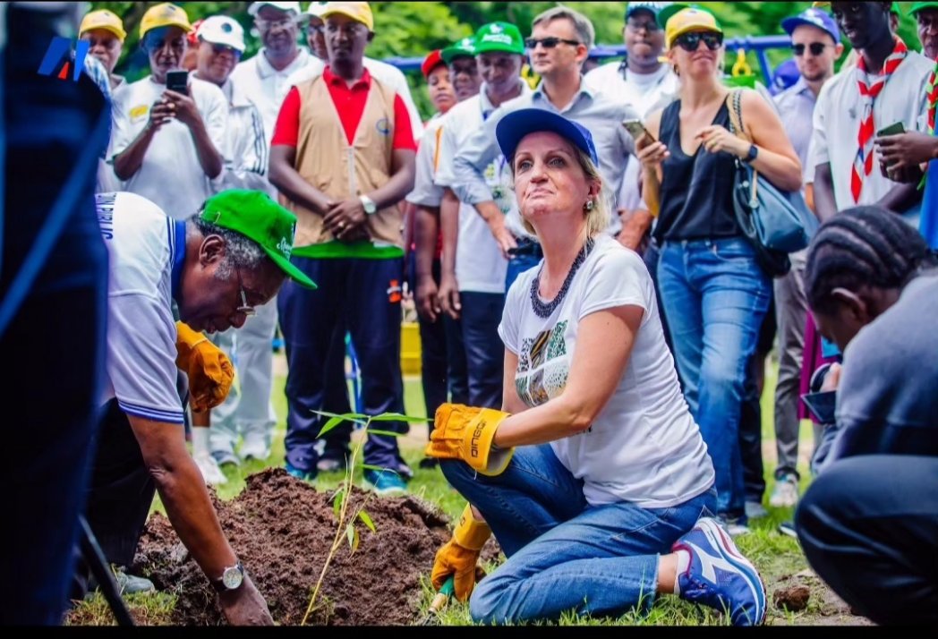 Actions4_Impact's tweet photo. Can you spot our uniforms?? Grateful to join the 'Green Diplomacy Week' event, where ACTIONS FOR IMPACT stood alongside the European Union Team and Embassies in inaugurating Bujumbura's first educational pathway for environmental preservation at the "Jardin Public". 💚📷Akezanet https://t.co/SJi0nK8ozU