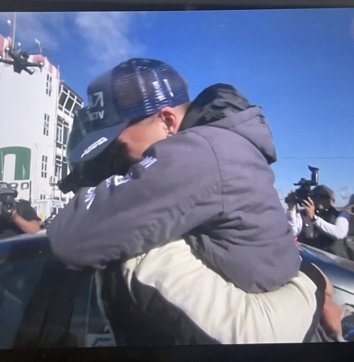 Bruno Marioni (@brunomarioni) on Twitter photo Felicidades campeón! <a href="/leonelpernia/">Leonel Pernia</a>
Un campeonato más… que se puede decir. Tremendo lo que haces, la pasion que le pones. SOS un gran ejemplo! Que orgullo nos das. Felicidades campeón! <a href="/leonelpernia/">Leonel Pernia</a>
Un campeonato más… que se puede decir. Tremendo lo que haces, la pasion que le pones. SOS un gran ejemplo! Que orgullo nos das.