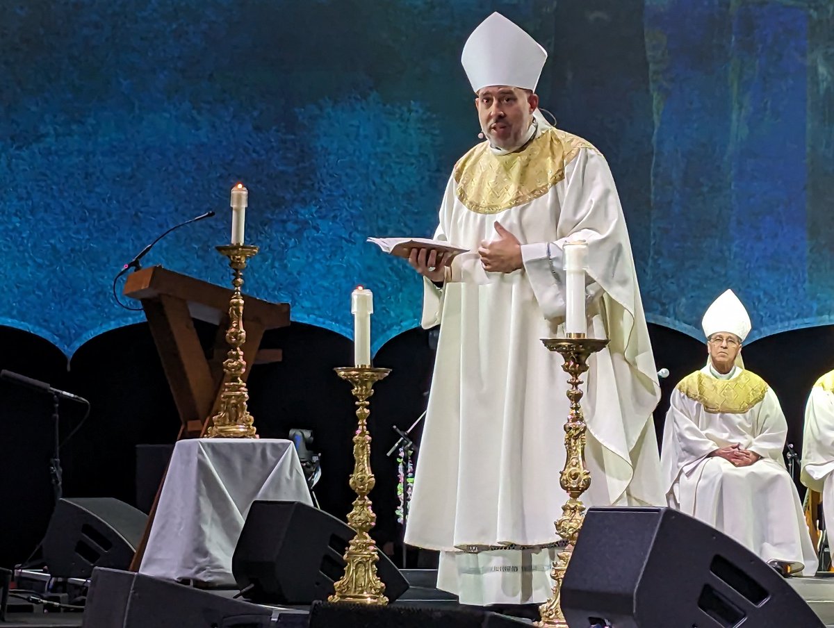 <a href="/BronxBishop_je/">Most Rev. Joseph A. Espaillat</a> preaching the homily right now during the closing Mass of #NCYC22 at Lucas Oil Stadium in Indy.