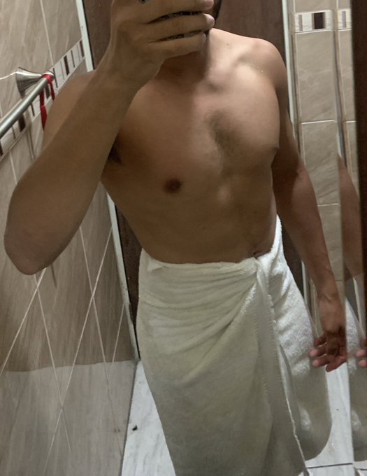 Don&rsquo;t forget me 😉👀 https://t.co/Pp3yXLL9sz