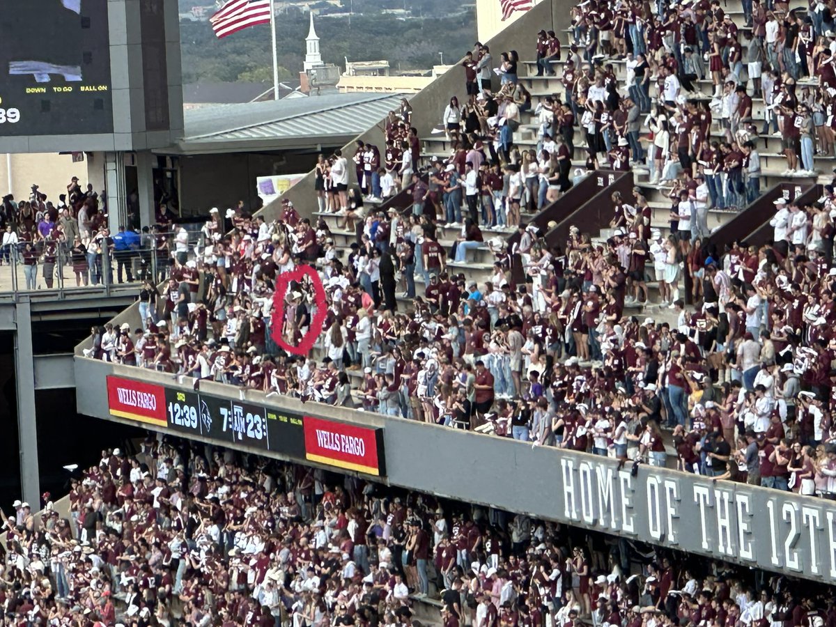 amykeith23's tweet photo. Loved hugging some necks in Aggieland today! https://t.co/hqDPuTT9io