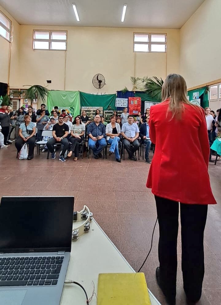 strassermarcelo's tweet photo. Junto a Lucia Brodzicz, a la concejal Marlene Haysler, Ramon Martínez y al Director del GIRSU y concejal electo Héctor Cardozo
participamos de la Jornada Integradora por el día de la Tradición "Flora y Fauna Misionera", organizada por la CEP 64 y EEFI N° 3. https://t.co/MSiDbbC7FM
