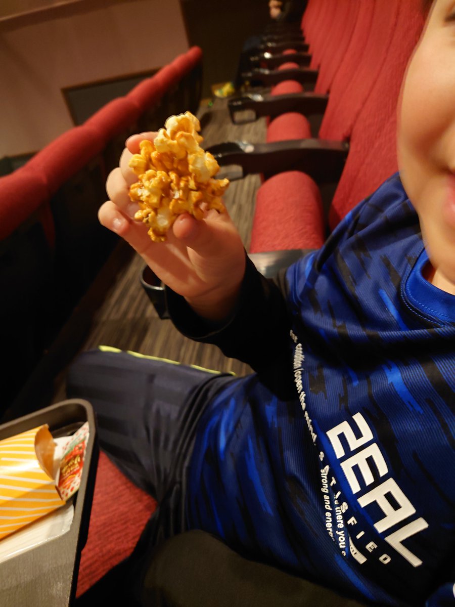 14emi's tweet photo. 本日は、これ。ポップコーン🍿塊がある😆
 #スラムドッグス  #SLUMDOGS
  #映画鑑賞  #映画館  # https://t.co/pTCe9nLatH