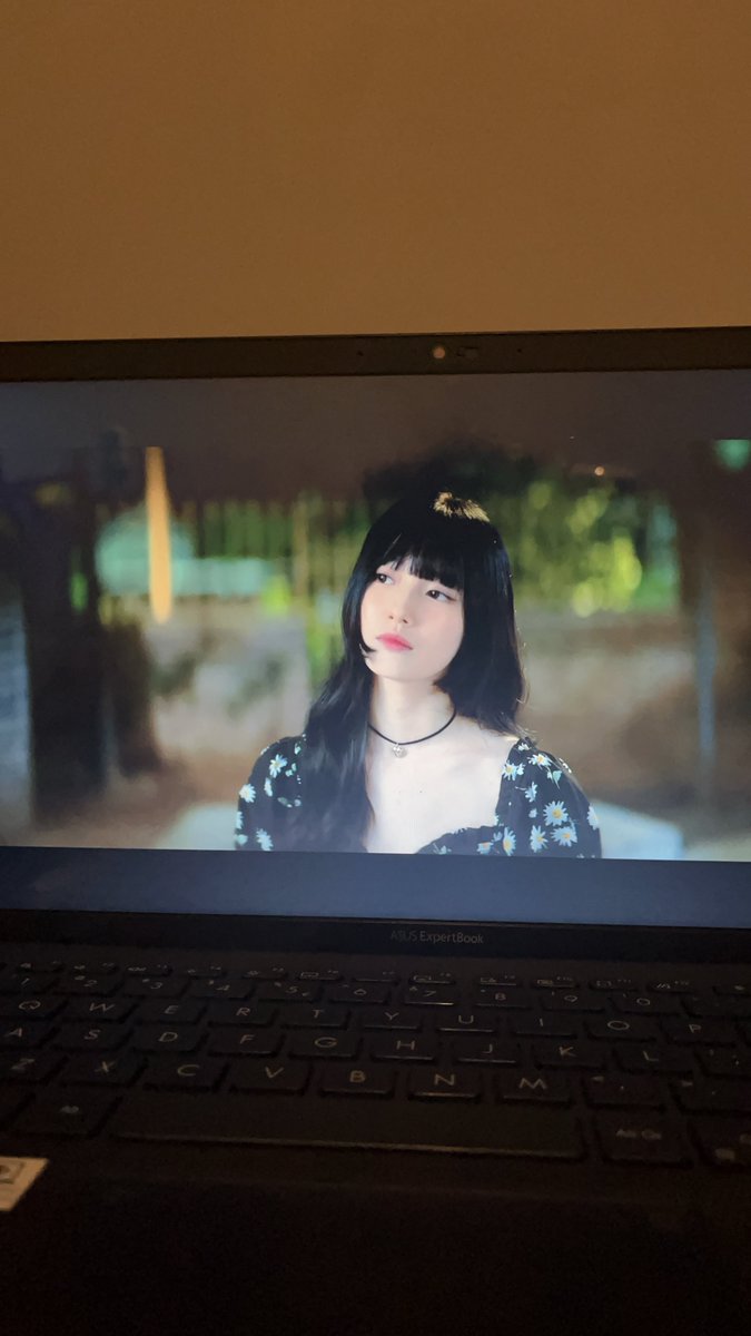 Pacar aing cantik parah.
Fyi, gadis kretek versi korea haha