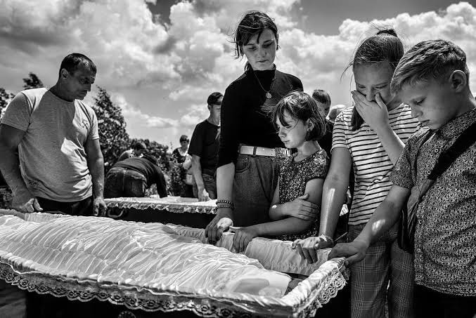 Never forget. #StandwithUkraine 
“Two 14-year-old twin sisters killed in a Russian missile strike on a café in Kramatorsk were buried today in the village of Dobropillia.”