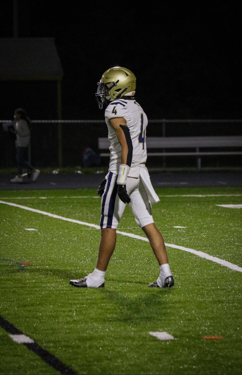 Logann_Marshall's tweet photo. Junior Season Highlights‼️
@Hylton_Football @Nate4Neabsco @CoachEroy25 @DevijanFranklin @TheCoachCorum @jose_bennyy @PrepRedzoneVA @carljfred @PWCsportsVA @ThedealFitness @VaPrepsRivals @InsideNoVA @Spotlight39_Pod 

https://t.co/bvPC8ZsZJj https://t.co/7Qx6aeFKMj