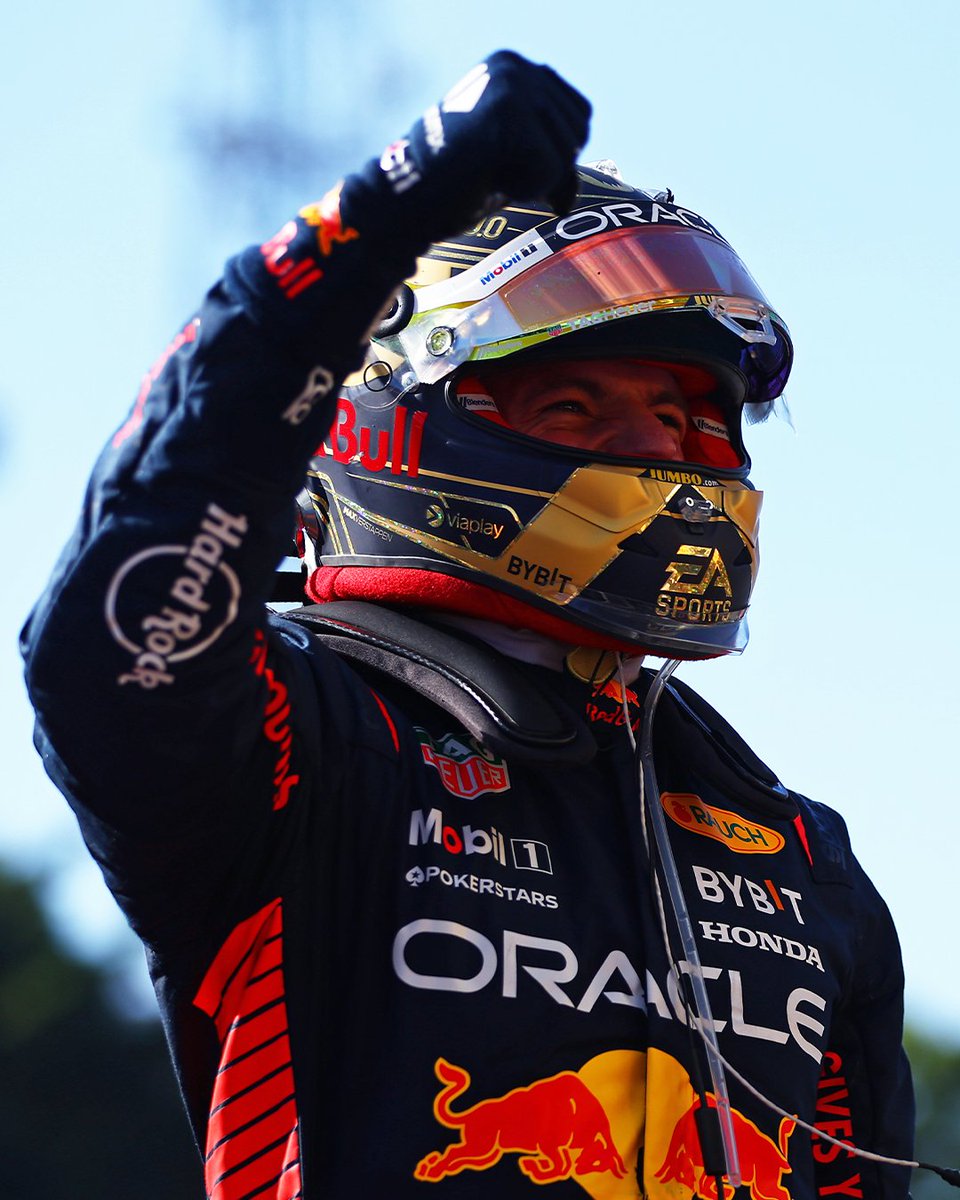 Max Verstappen hace historia, se convierte en el tercer piloto con más victorias en la Fórmula 1.

1️⃣ Hamilton 103
2️⃣ Schumacher 91
3️⃣ Max Verstappen 53
       Sebastián Vettel 53