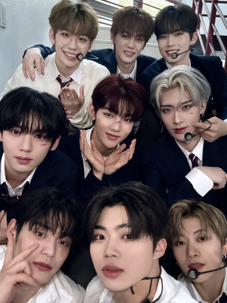 ZB1_official's tweet image. _𝗭𝗘𝗥𝗢𝗙𝗢𝗖𝗨𝗦
평화로운 인기가요에 제베고 F9의 등장이라..❤️🔥
#ZEROBASEONE #ZB1
#제로베이스원
#MELTINGPOINT #CRUSH #가시
#ZEROBASEONE_CRUSH