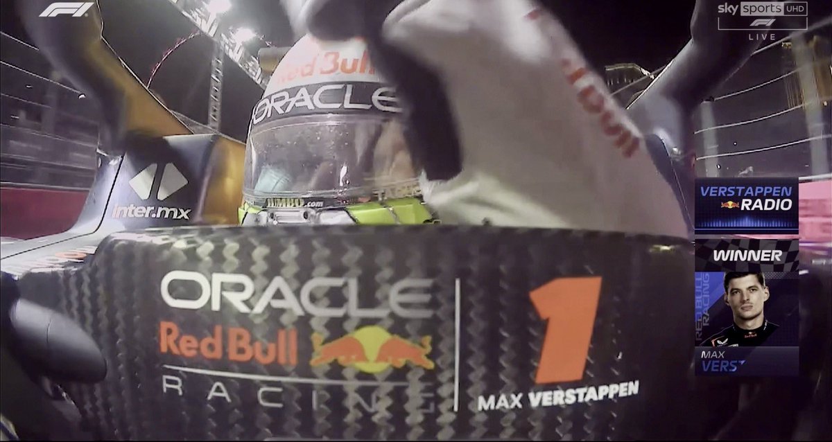 LoverKatten's tweet photo. He did it again! 💪🏼🏆💪🏼 #DutchPride 🧡

#GOAT #BestDriverEver 

#MaxVerstappen zingt 🎶Viva Las Vegas 🎶  op de radio! 🤣 
#LasVegasGrandPrix https://t.co/8qK87UTtIF