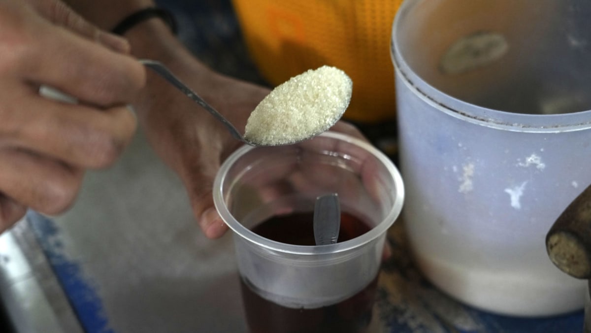 ChannelNewsAsia's tweet photo. Sugar prices are rising worldwide after bad weather tied to El Nino damaged crops in Asia https://t.co/f0NpQ2VkhT https://t.co/OYTD89sHFo