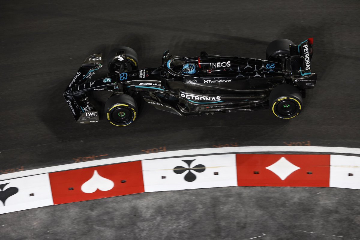 redflagf1_'s tweet photo. 5s penalty for Russell! 

#F1 #LasVegasGP https://t.co/4tnMVSEWtX