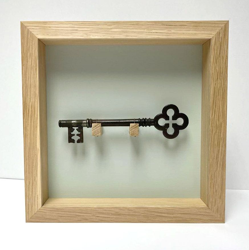 UckFramingCo's tweet photo. An old key to an old house! We made an oak box frame and gave it a couple of wooden supports too. What a wonderful way to unlock memories of a special place! ๐๏ธ
#key #unlockingmemories #boxframe #uckfieldframingcompany https://t.co/TV0b1Qn1nq