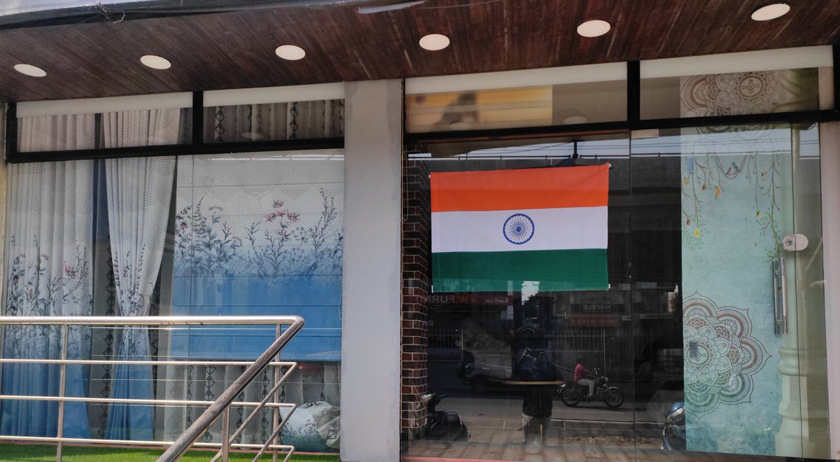 SdHateem1's tweet photo. #WorldcupFinal
#INDvsAUSfinal 
We Support India https://t.co/SVi2uLuA3J