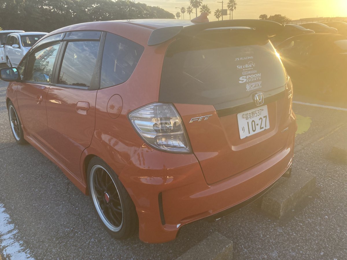 車戻ってきてからの千葉フォル\(˙꒳˙ )/
左のテールランプのウィンカー球切れ起こしてたからノーマルテールに戻った。。。
めっちゃ久しぶりにノーマルテール見た気がするよ……