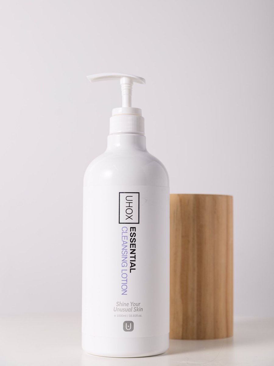 viewtale2022's tweet photo. UHOX Essential Cleansing Lotion 
怡孜基礎潔面乳☁️溫和不傷膚
#uhox #skincare #koreanskincare #kbeauty #cleanser #beauty #korea #skinmanagement #cleanskincare https://t.co/dCI2VSc481