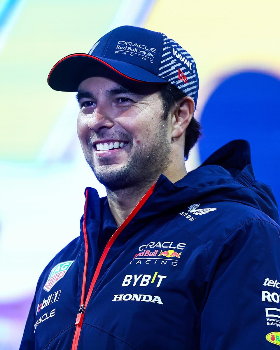 ¡¡CHECO PÉREZ ES SUBCAMPEÓN DEL MUNDO!! Con una gran carrera en Las Vegas (pasó del 17º al 3º lugar), Checo Pérez aseguró el subcampeonato del mundo. Primera vez que lo consigue en toda su trayectoria en F1 y primera vez que Red Bull logra el 1-2 en el campeonato de pilotos. ¿La