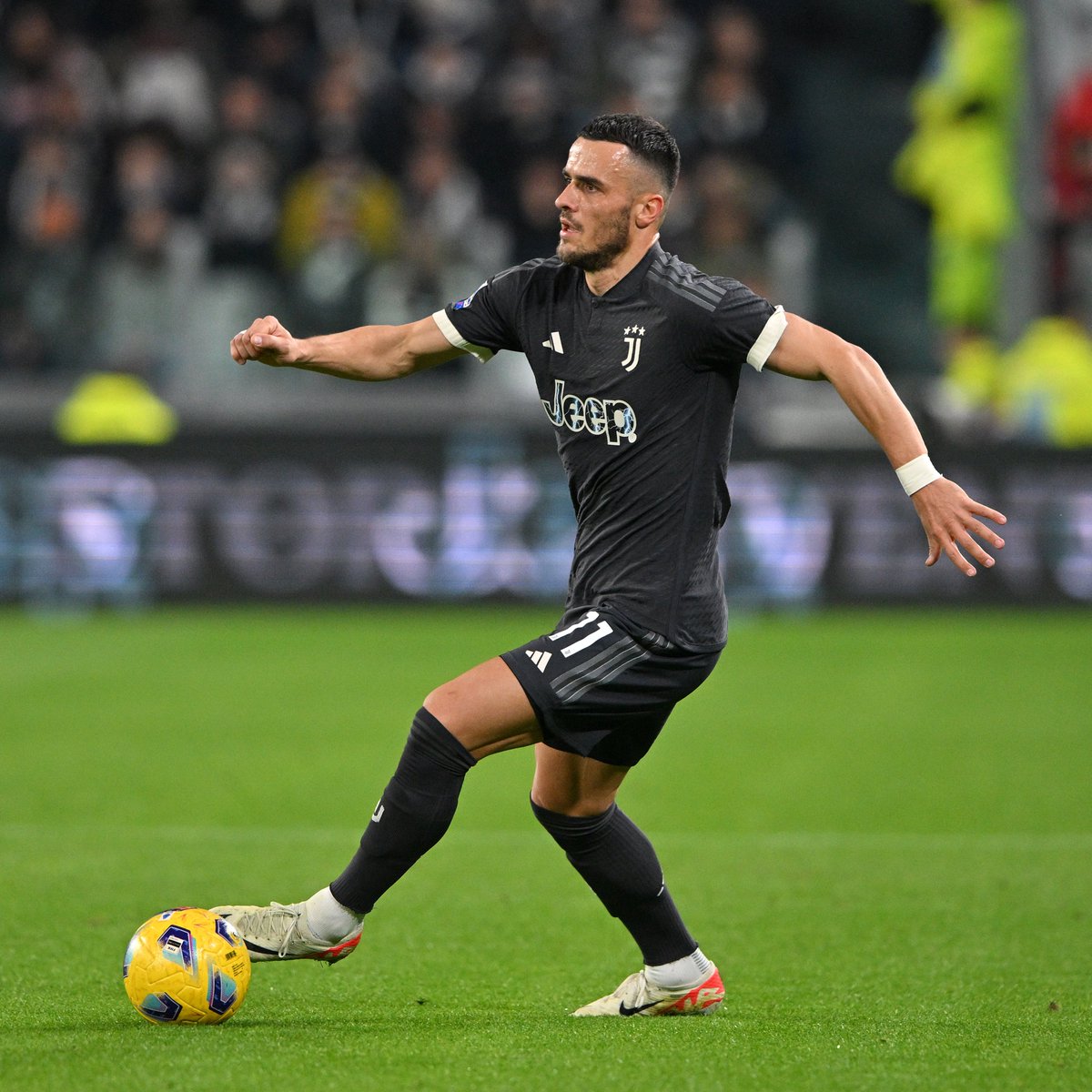 juventusfc's tweet photo. Srećno, ragazzi! 💪

La @FSSrbije andrà in cerca di un risultato positivo contro la Bulgaria questo pomeriggio per assicurarsi la qualificazione a #EURO2024  🇷🇸🆚🇧🇬 https://t.co/fft3bYnMGz