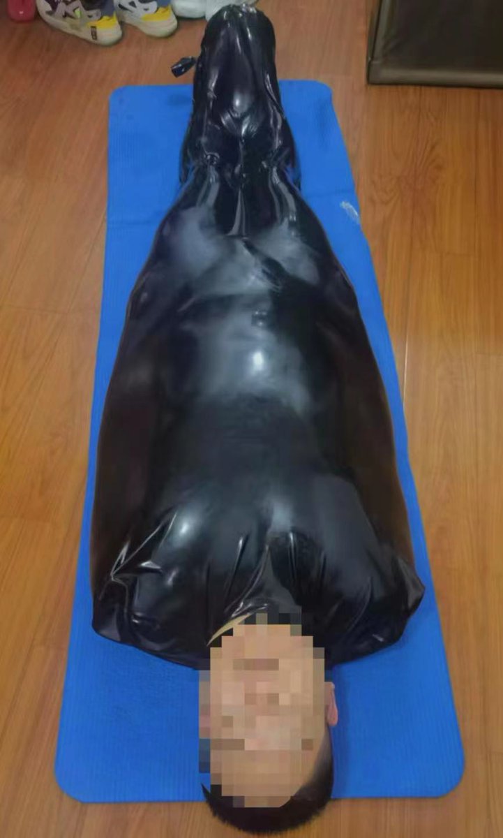 stingbear1's tweet photo. 虽然认了主人，但是也仅仅对主人忠诚，其他没人能驯服我。我还是一个可以把你玩的很爽的S，有想做奴下奴的都可以来找我！不过请先跟我主人申请@BearFredPao ！ https://t.co/cEdf9xYKHK