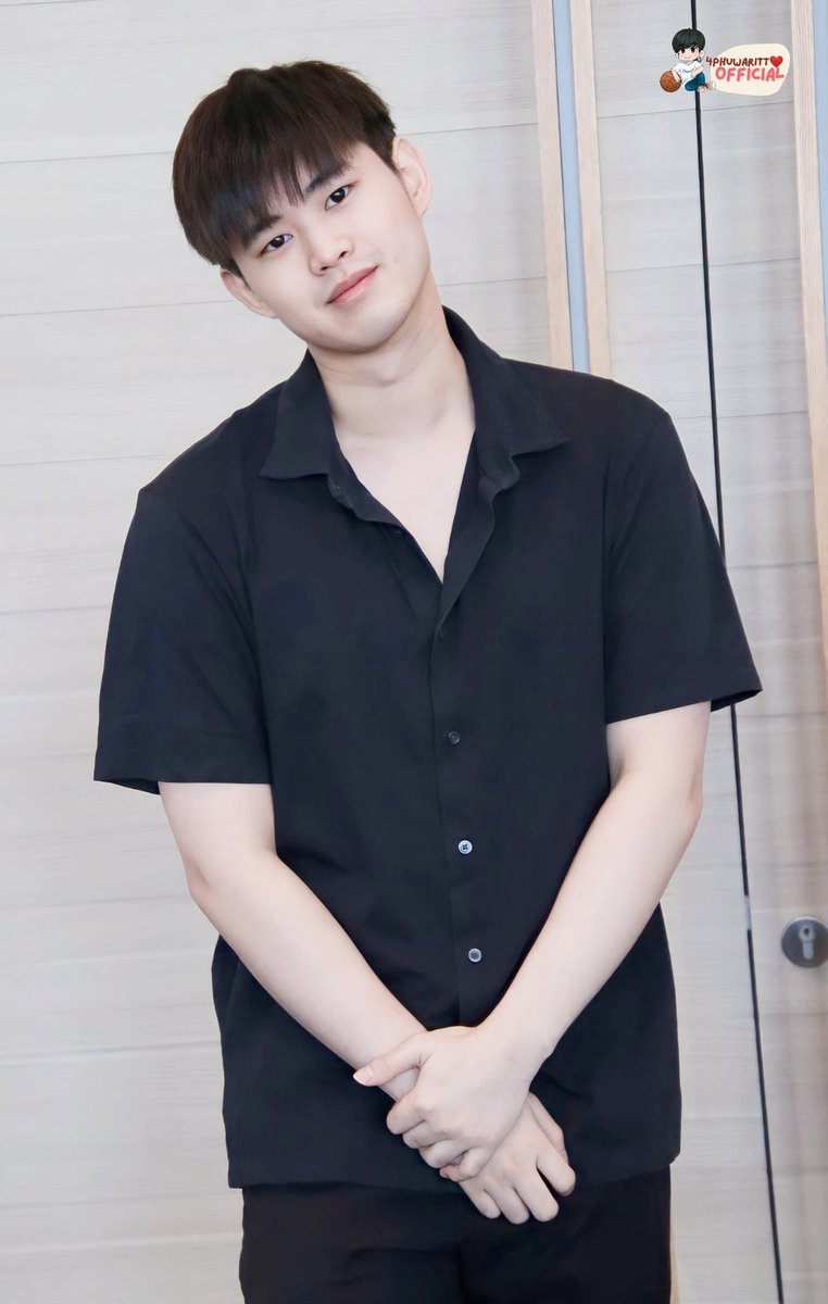 หนักไหม แบกความหล่อเอาไว้น่ะ

#phuwaritt
#ลักยิ้มของภู
#4phuwarittPixx