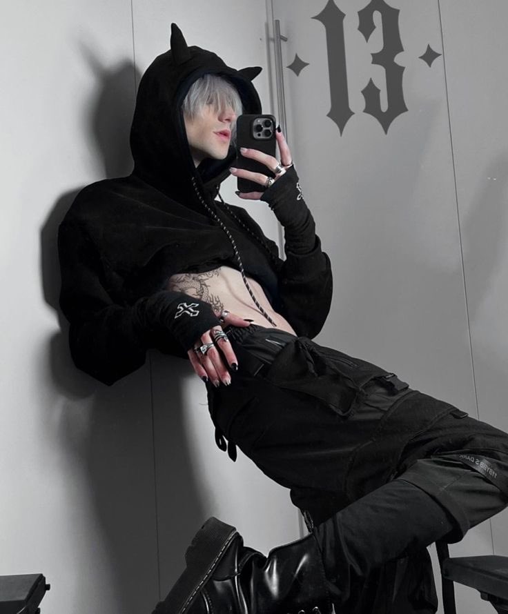 luc1ddreamin's tweet photo. #SeductiveSaturday https://t.co/Fa48DDL7Kj
