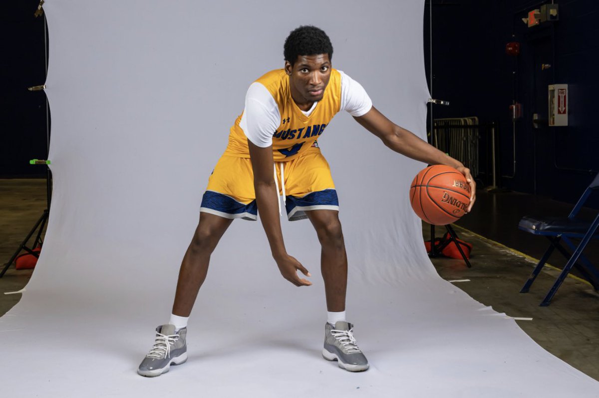 Clinton Johnson III tweet media