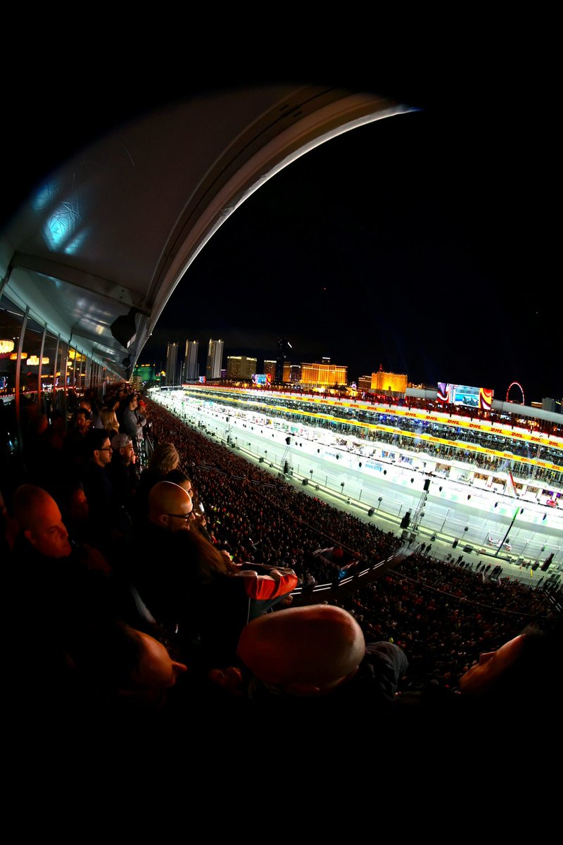 Vegas's tweet photo. #LasVegasGP Race views 😍
#Vegas #F1 https://t.co/tRWm0sVRpn