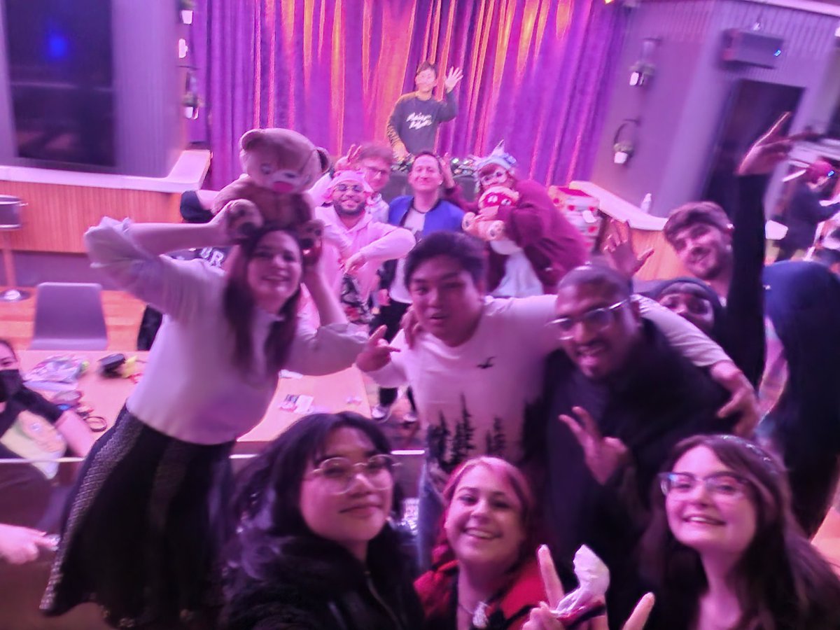 forbi_access's tweet photo. Happy #REALITY CON from NYC!!🥳

#REALITYCON #Vtubers #facereveal #vliver https://t.co/0NEOuiAW9x