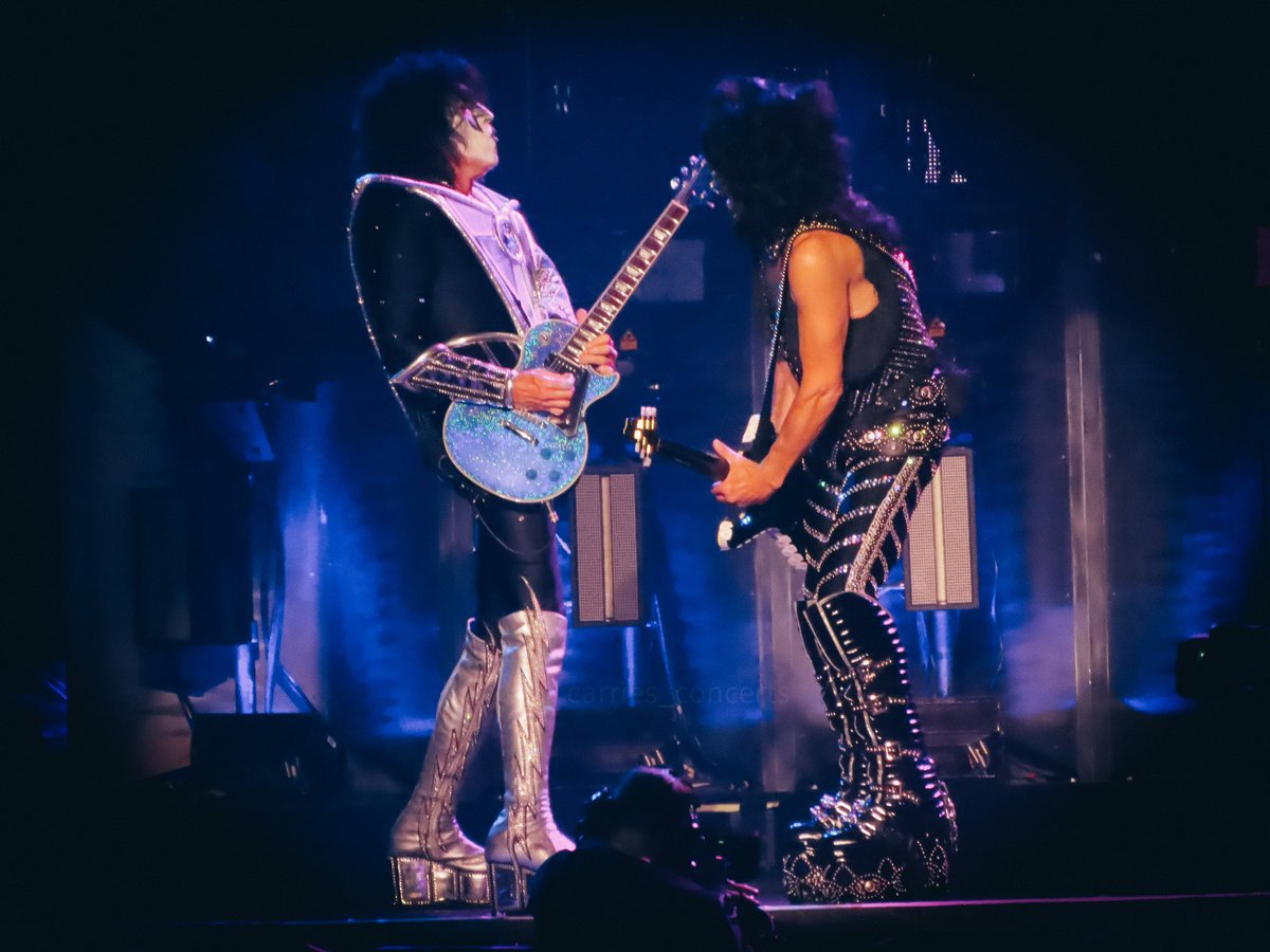 KISS The End of the Road Tour in Winnipeg, November 15, 2023

#KISS
#GeneSimmons
#PaulStanley
#TommyThayer