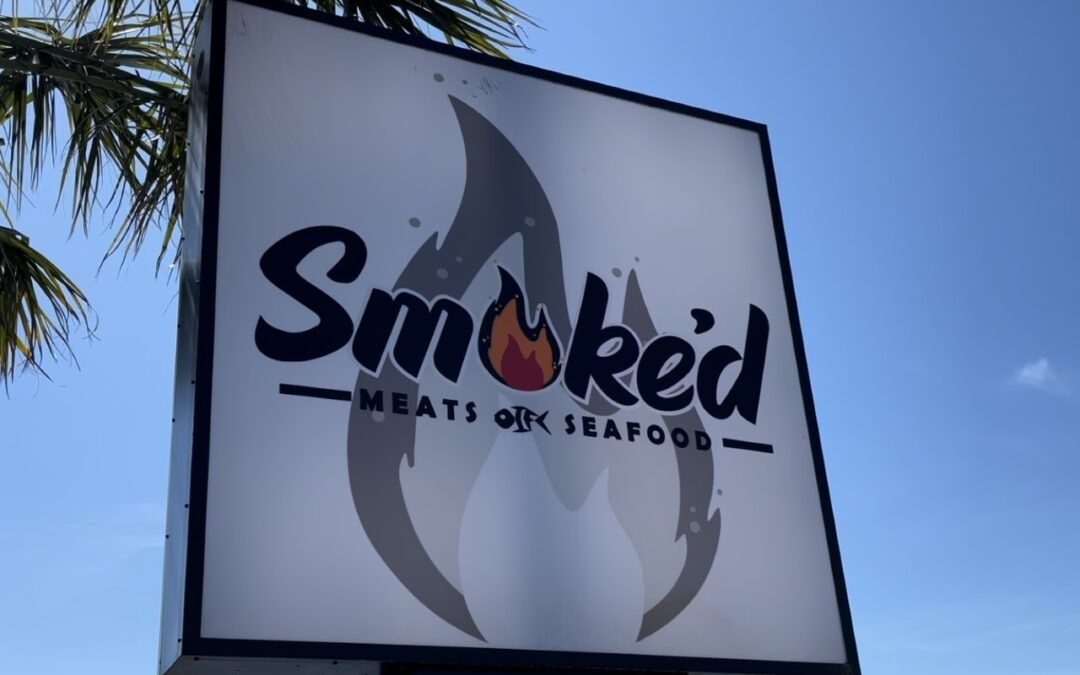 ucfoodietv's tweet photo. In Shallotte, Hit Smoked! Yes it rhymes https://t.co/ypcVcgjrFo #Smoked #barbecue #shallotteNc #travel #food #wine #mixology #golf #UndercoverJetsetter #JohnDaly #SusanAnzalone #TravelLikeALocal #shotOniPhone #offbeatenpath #wingdingTV #CanyonStarTV #DBTV #Vacation https://t.co/Pvm2hBRBBr