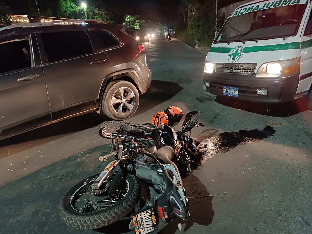 SoyapangoVerde's tweet photo. 📍Calle a ciudadela don Bosco y plaza Venecia. 

🚨Accidente de tránsito🚨

✅️Esta noche fuimos alertados para atender accidente que involucraba una motocicleta resultando lesionados dos personas que iban a bordo, fueron atendidos y trasladados al hospital Molina Martínez. https://t.co/T9GvIdunL4