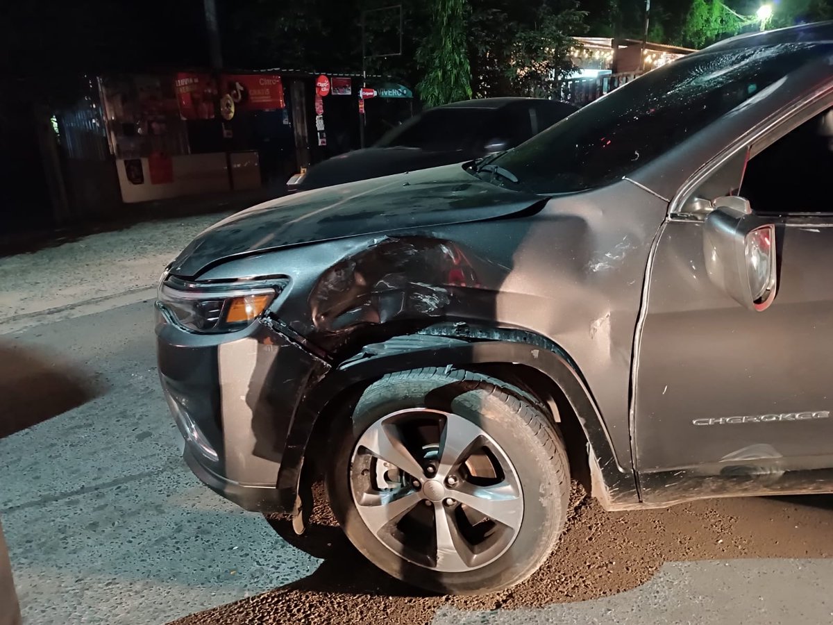 SoyapangoVerde's tweet photo. 📍Calle a ciudadela don Bosco y plaza Venecia. 

🚨Accidente de tránsito🚨

✅️Esta noche fuimos alertados para atender accidente que involucraba una motocicleta resultando lesionados dos personas que iban a bordo, fueron atendidos y trasladados al hospital Molina Martínez. https://t.co/T9GvIdunL4