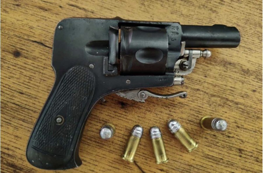 GunBroker's tweet photo. Have you ever heard of the Velo-Dog Revolvers? Check out our article to learn more about these fascinating pocket pistols!
🔥 Read more: https://t.co/1sYhLoRYSk
#GunBroker #Revolvers #VeloDog https://t.co/cUNy8l9Gb9