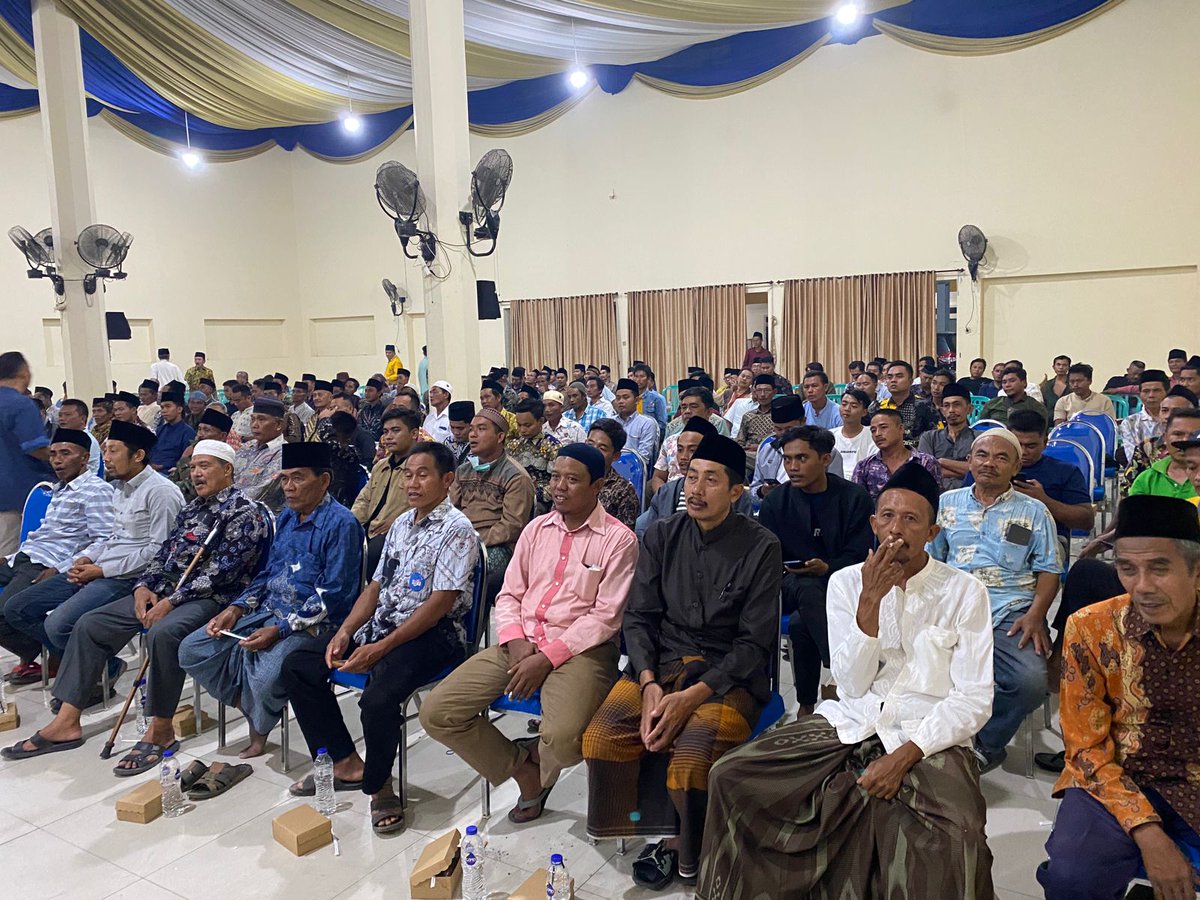 Jaga__NKRI's tweet photo. Ini jelas namanya perlakuan diskriminatif . Hak ekonomi petani terancam karena peraturan RPP Kesehatan yang semena-mena. Harusnya petani dirangkul, dilindungi, didengarkan suaranya #DoaPetaniTembakau #PetaniDizolimiRPPKesehatan

@DPR_RI mana pembelaanmu wahai wakil rakyat? https://t.co/PADIHusRKo