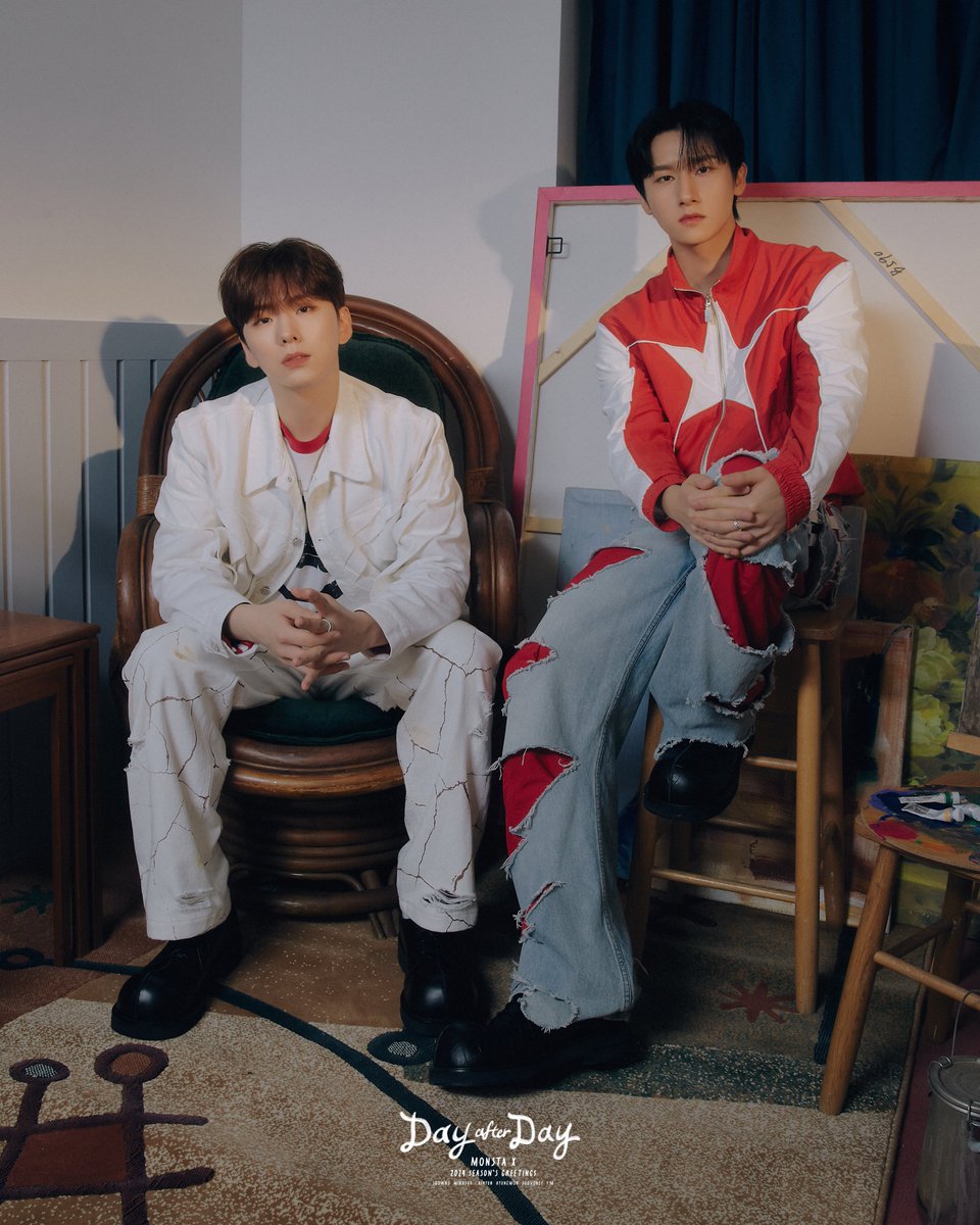 OfficialMONSTAX's tweet photo. 📸
2024 MONSTA X
SEASON'S GREETINGS
𝑫𝒂𝒚 𝒂𝒇𝒕𝒆𝒓 𝑫𝒂𝒚 ☀🌟

CONCEPT PHOTO 
#기현 #IM
#KIHYUN #아이엠

🗓 예약 판매 오픈
231120 4PM - (KST)

#몬스타엑스
#MONSTA_X #MONSTAX
#2024시즌그리팅 #DayafterDay https://t.co/fXoIJ6u8i6