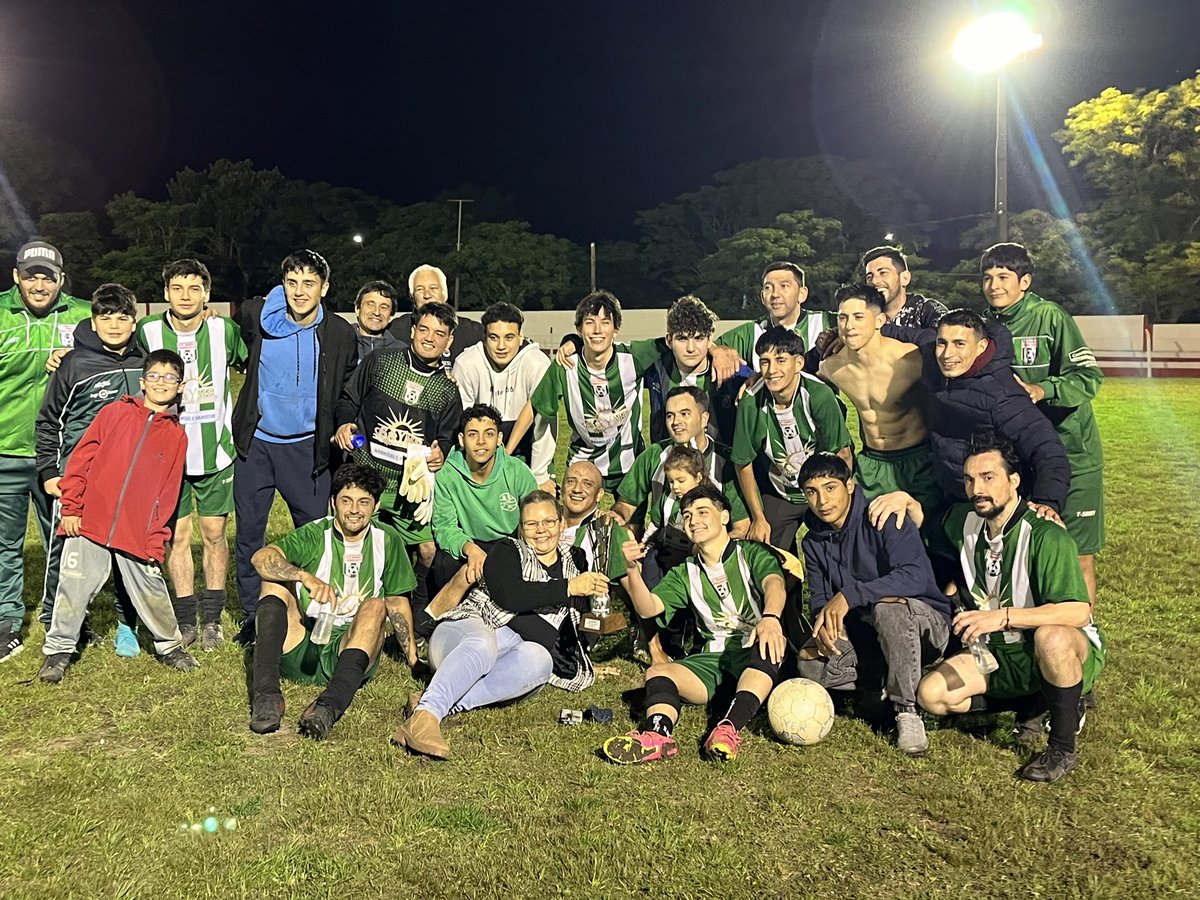 elrio33's tweet photo. Yerbalense ganó la Copa de Plata 2023. 1er título oficial en 1era División de los albiverdes en su historia https://t.co/K2Z3PKUJaN