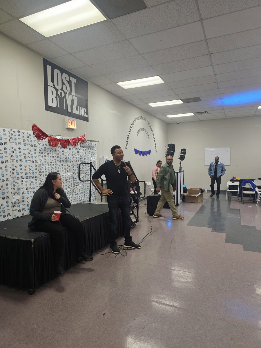 LavontSr's tweet photo. Today was a good day....much appreciation to our Keynote speaker Brother @EddieSRead4 and @ChicagosMayor for sending Deputy Mayor Beatrice Ponce de Leon. Thanks to #BCole and Comedians. Shout out DJ Q.Mac Another #MyChiMyFuture hit!! Happy Thanksgiving https://t.co/pwviI9E6W9