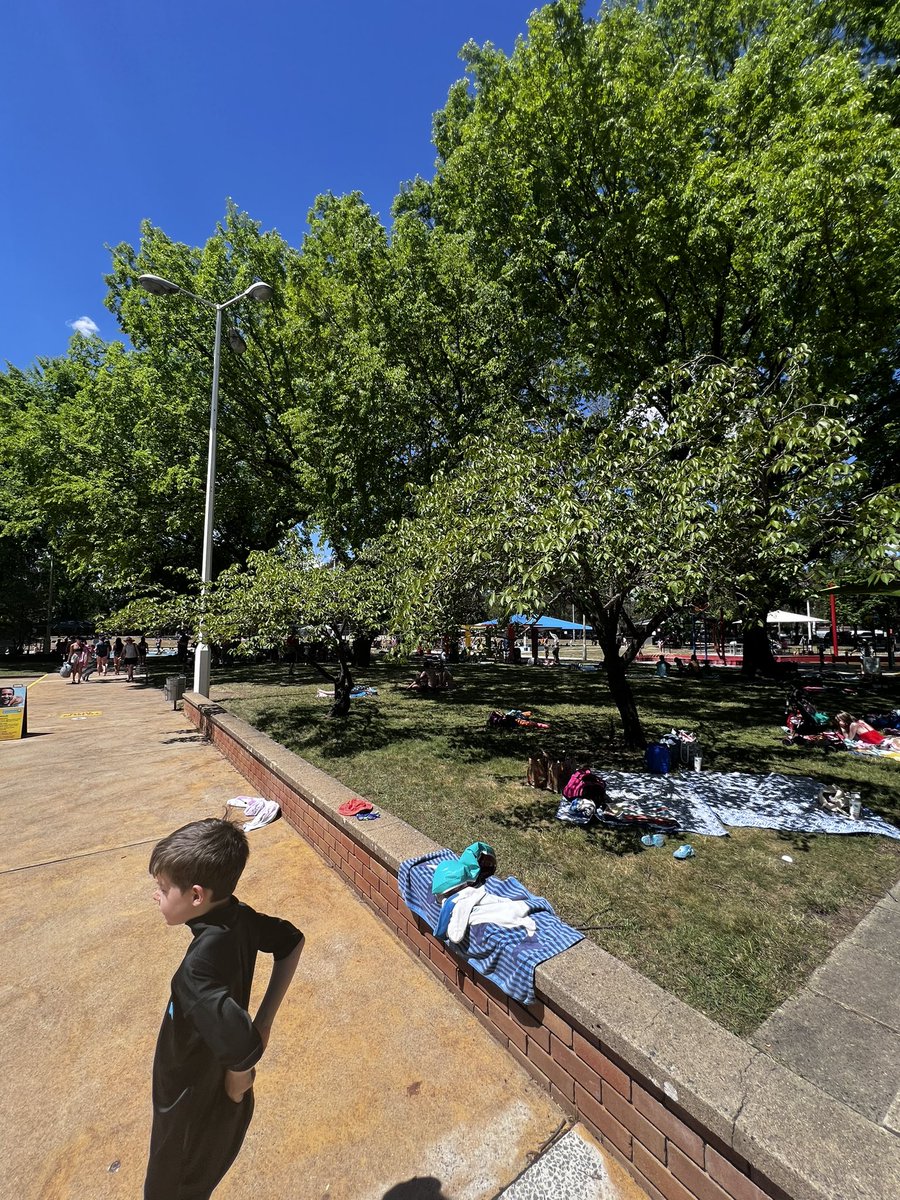 elbaroni's tweet photo. It’s not even remotely crowded, either. And the baby pool is *still* closed. Chip situation as yet uncertain. https://t.co/M3gAVhLJ68