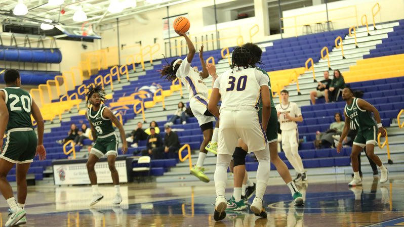 Bunker Earns First Win As Mustangs' Head Coach

🗞️: shorturl.at/juOVZ #RareBreed