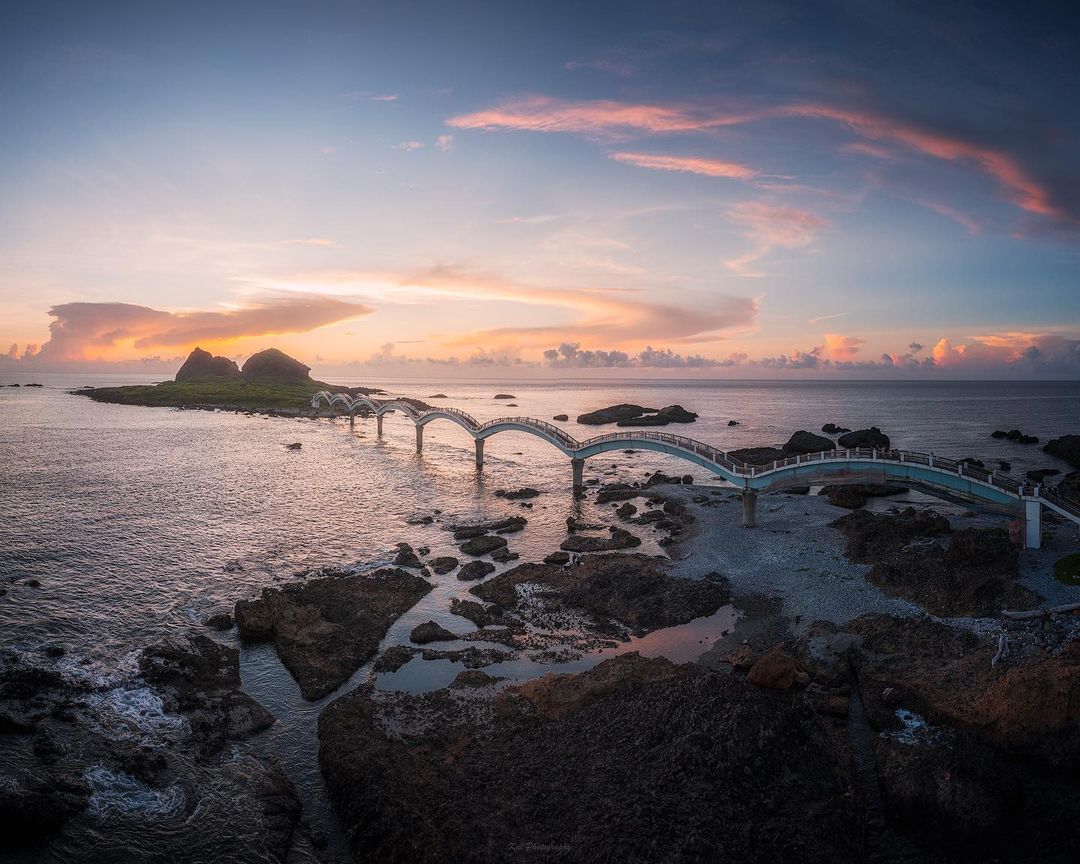Use your footsteps to measure the world and your eyes to record the scenery