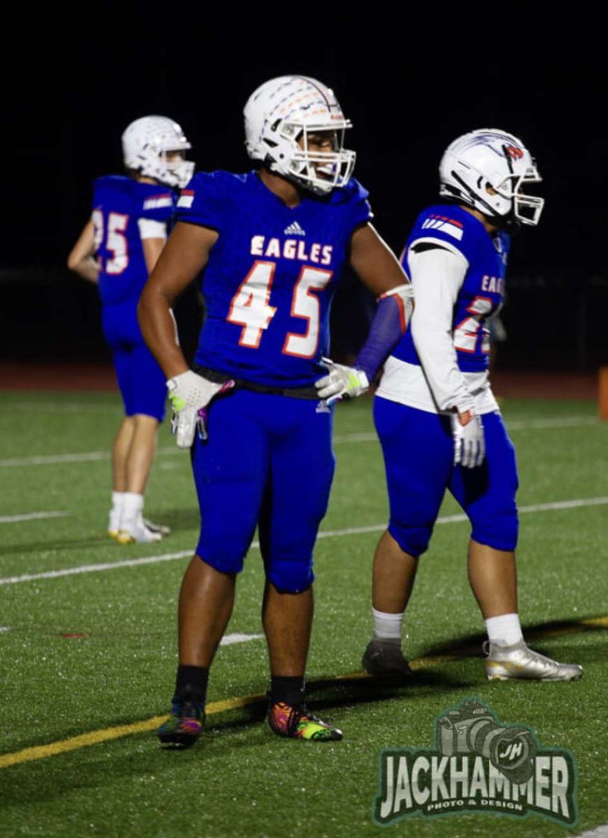NWtrenchwarrior's tweet photo. This Senior  @leviturner45 DE/LB plays the edge position with more brutal and relentless force and discipline than I've seen in HS football in a long time.  This guy is a DAWG.. 
@GKHSfootball https://t.co/LmuP60y6Vy