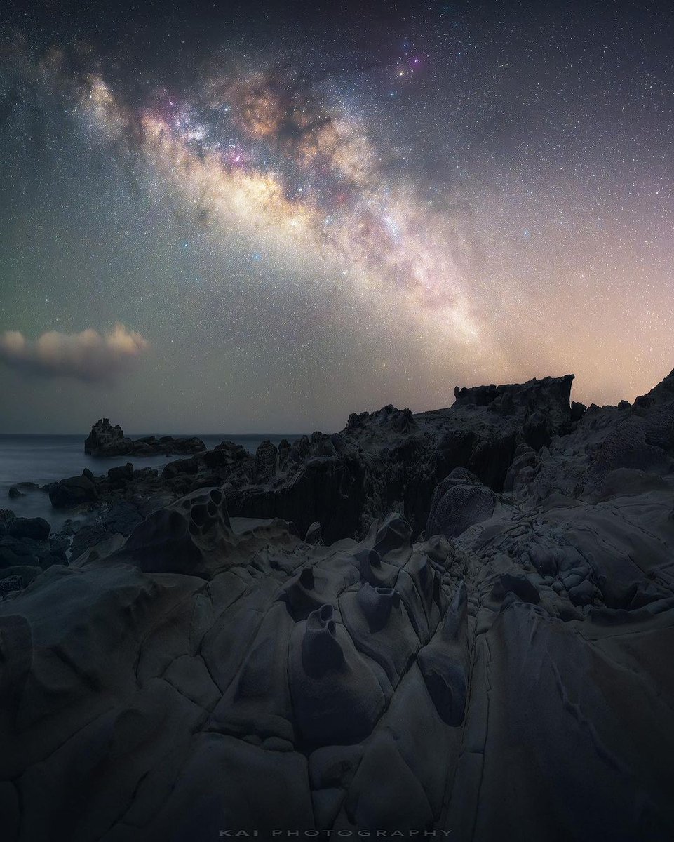 The scenery and people are on the road, and joy touches the bottom of my heart.