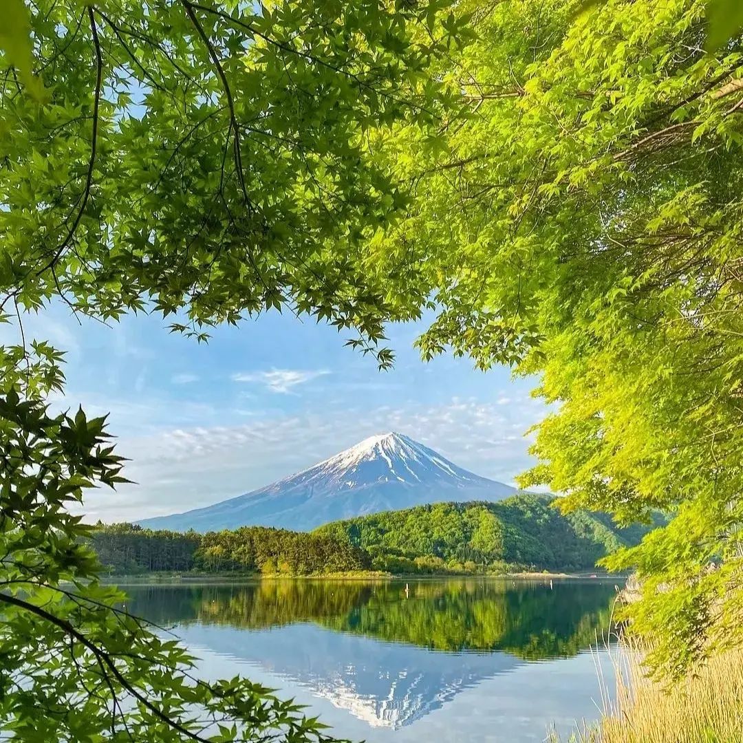 Traveling through mountains and rivers, enjoying the scenery along the way, the beautiful lady is not there, but the scenery is still the same!