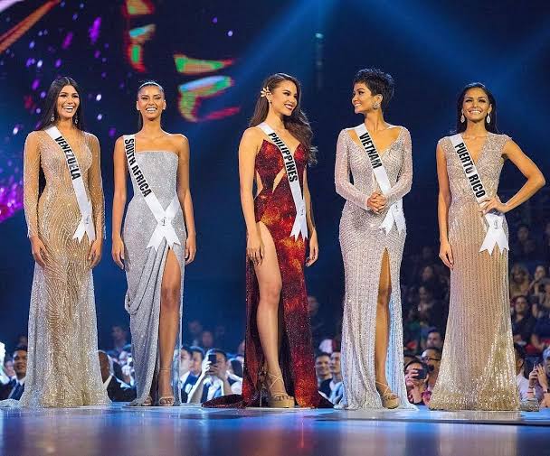 michelle dee was obviously a THREAT because the last time someone in the top 5 wore a gown that REALLY stood out, we know what happened #MissUniverse2023