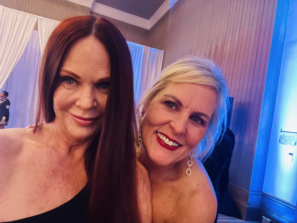 MJamesKy's tweet photo. Amazing night supporting @Norton_Health with some wonderful people. @DepMayorDJames @CatheDykstra
#snowball2023 https://t.co/ZAS0tYG4vx