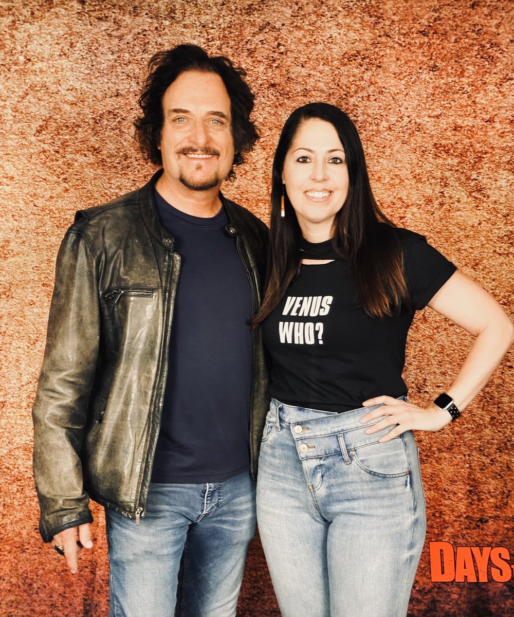 mrsdepp9's tweet photo. @KimFCoates Posin’ ‘til closin’ SAMCRO edition! 😎 #soa #kimcoates #daysofthedead #sonsofanarchy https://t.co/IDa5c9PFIK