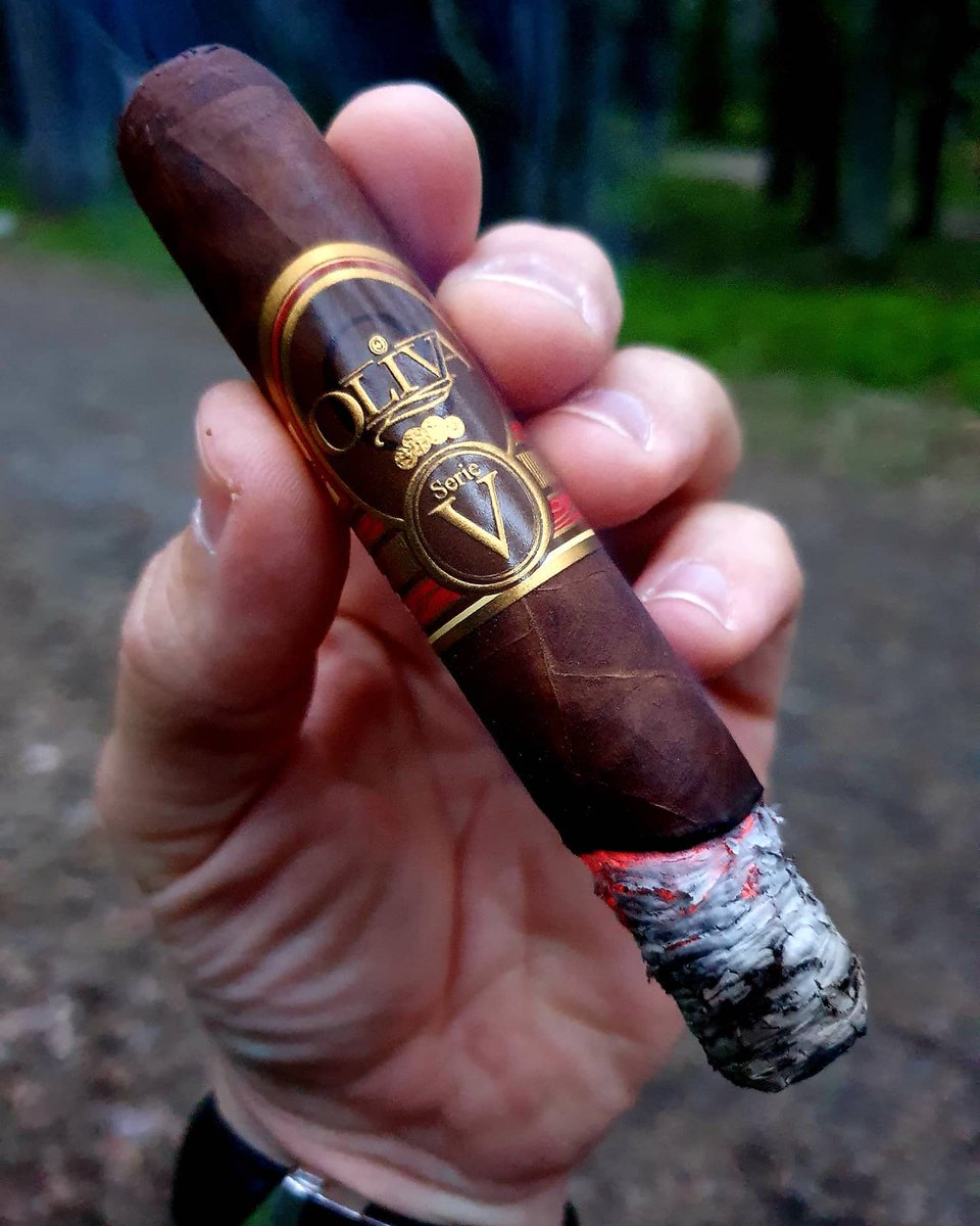 kaycigars's tweet photo. #OlivaSerieV Double Robusto("5x54")
750.00 บาท
📲 https://t.co/nRxejwZh0q
#ซิการ์ #cigar #ยาเส้น https://t.co/mSjvarbHIR