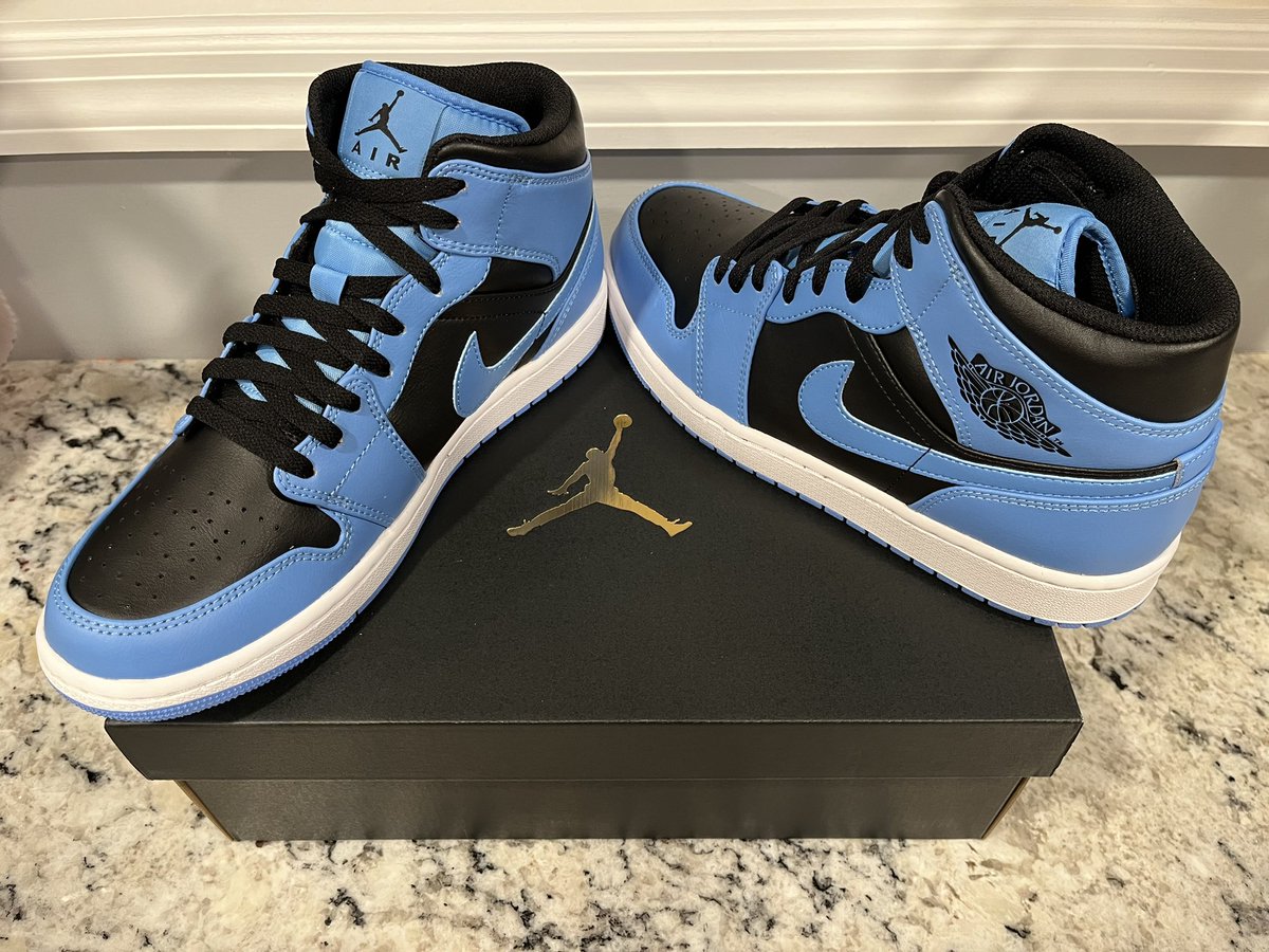 We don’t often recognize when we’re living through the best times of our lives. Tonight is one of those rare occasions. I’m so thankful for the wonderful evening with my talented teammates and their families. I’m humbled by the early birthday wishes. I love you all! 🩵 #LifeAtATT