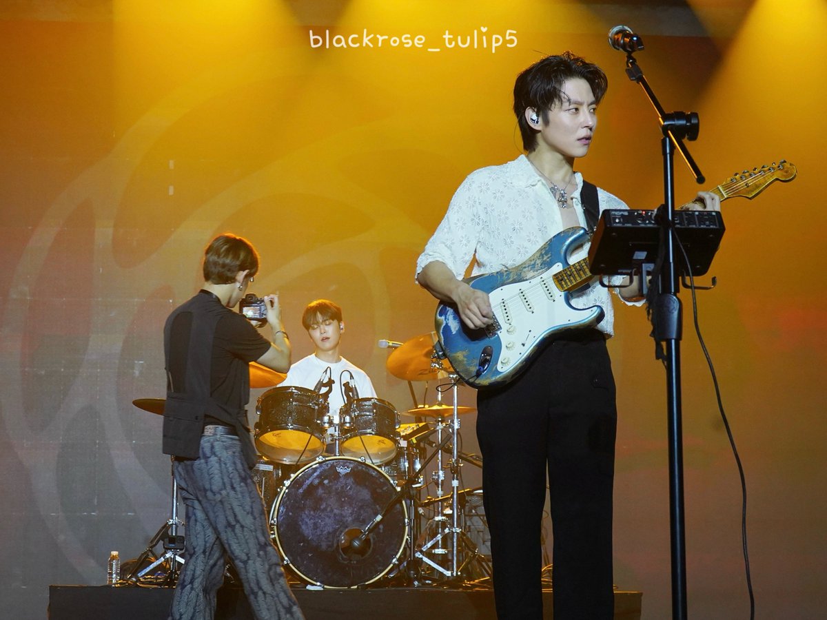 blackrosetulip5's tweet photo. 🌹The Rose🌹
CONQUEST 2023 in Manila
230603 Music Night|Photo 📸
I got two pictures from one photo😍
@woosungofficial @hajoon_I
#BlackRoseCam
#TheRose #더로즈
#WooSung #우성 #Sammy
#HaJoon #하준 #Dylan
#CONQuest2023
#TheRose_in_Manila
#IRoseYou
🙆🏻♀️Only Allowed to RT/QT https://t.co/1YAcHaGEPe